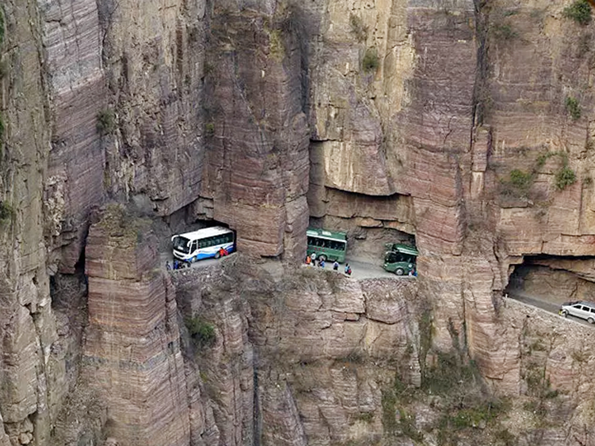 guoliang-tunnel-road-in-pakistan.jpg 6