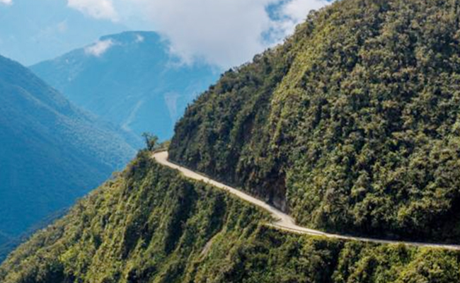 north_20-yungas-road-in-india.jpg 9