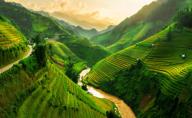 sapa-valley-vietnam.jpg 2