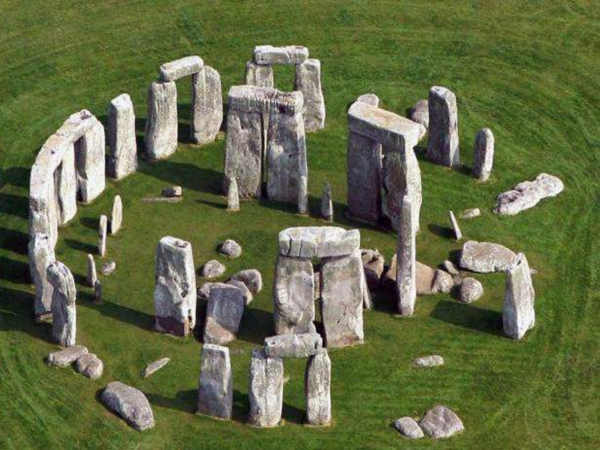 stonehenge_20copy.jpg 7