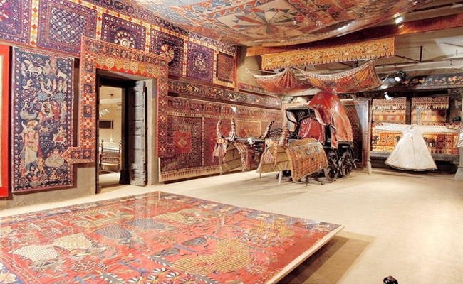 Calico_20Museum_20Of_20Textiles-_20Ahmedabad.jpg 9