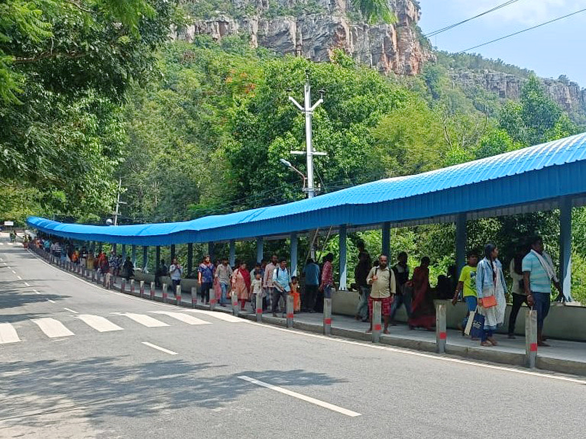 Devotees_20Huge_20Crowd_20at_20Tirumala_20Temple_20Photos_5.jpg 6