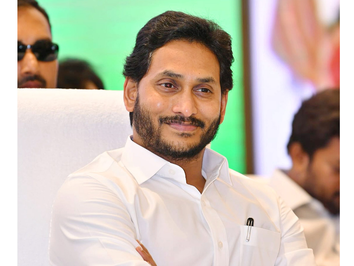 CM_20YS_20Jagan_20Attends_20Volunteer_20Vandanam_20Award_20Presentation_20In_20Vijayawada_20Photos_1.jpg 2