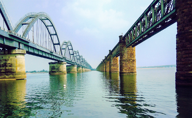 Godavari_20Bridge.jpg 10