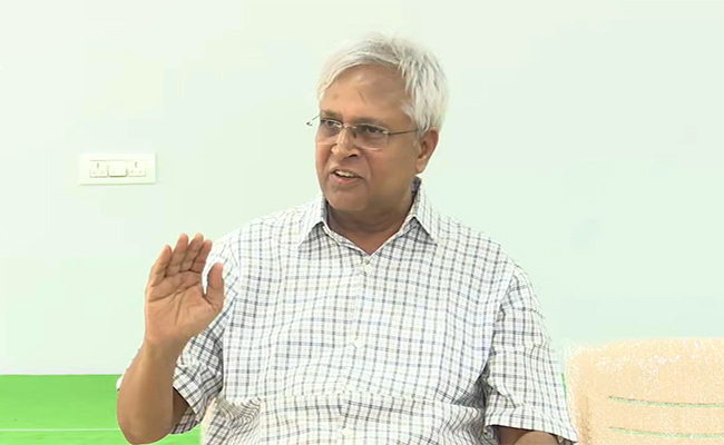 Undavalli-Comments-On-Ramoji-Rao.jpg