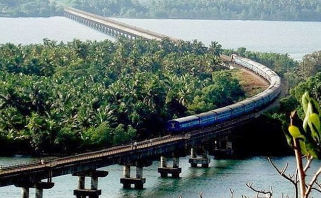 Vembanad_20Rail_20Bridge.jpg 7