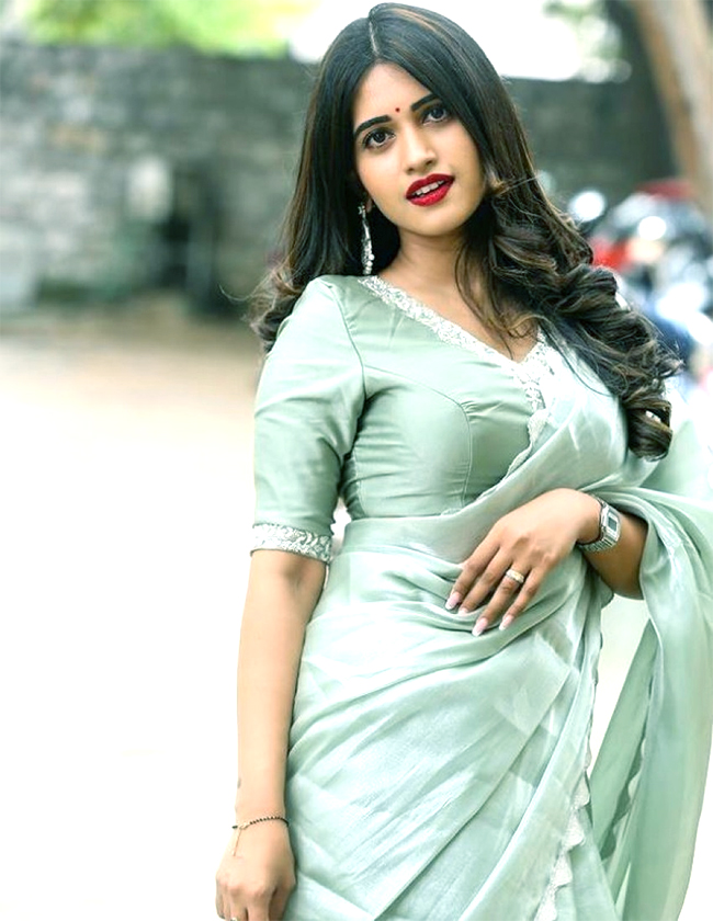 bigg_20boss_20sravanthi_20chokkarapu_20husband_20interview.jpg 5