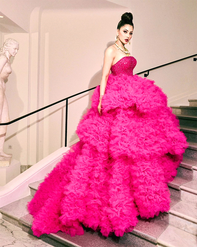 cannes_20film_20festival_202022_20urvashi_20rautela.jpg 4