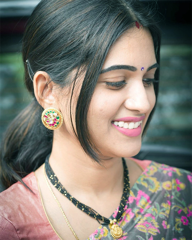 sravanthi_20chokarapu_20latest_20video.jpg 11