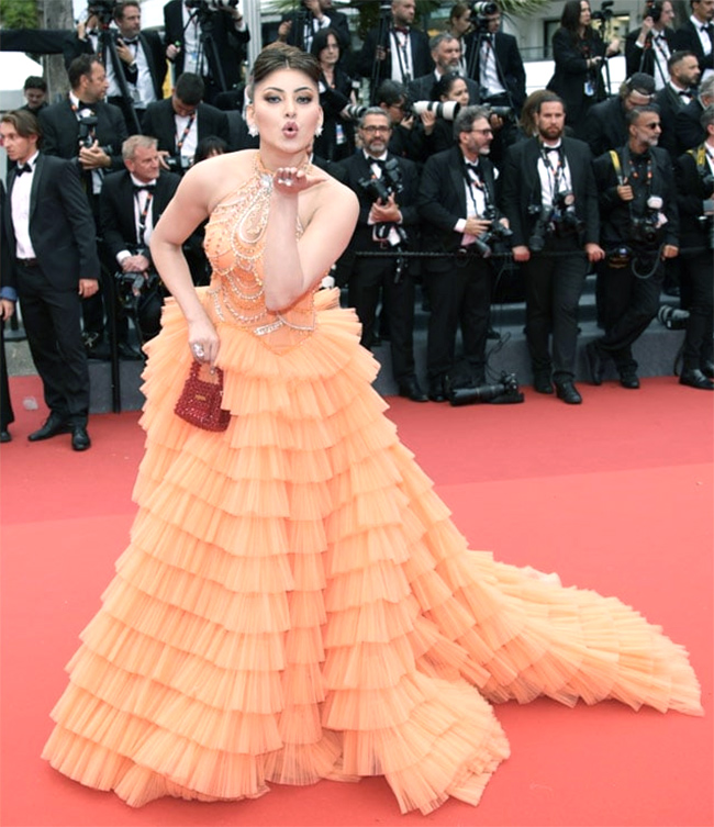 urvashi_20rautela_20cannes_202023.jpg 12