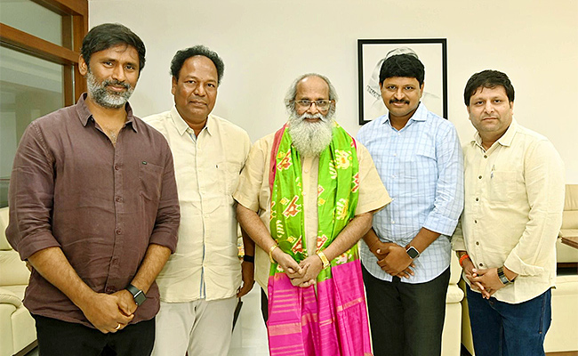 vijayendra_20prasad_20visits_20new_20secretariat.jpg
