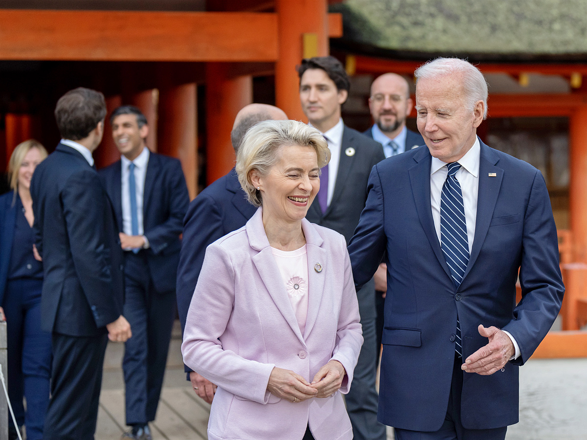 PM_20Narendra_20Modi_20heads_20to_20Japan_20for_20G7_20summit_20Photos_11.jpg 12