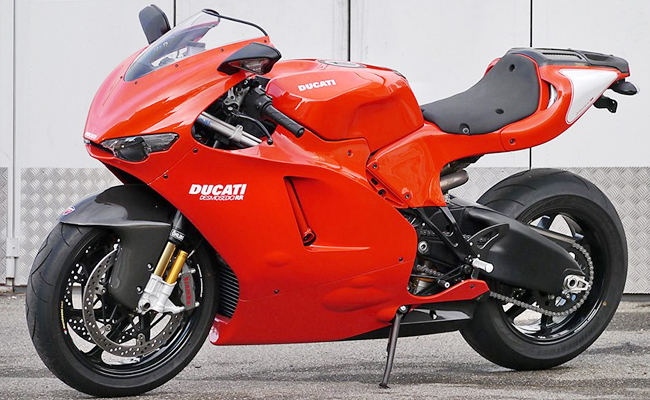 Ducati_20Desmosedici_20D16RR_20NCR_20M16.jpg 3