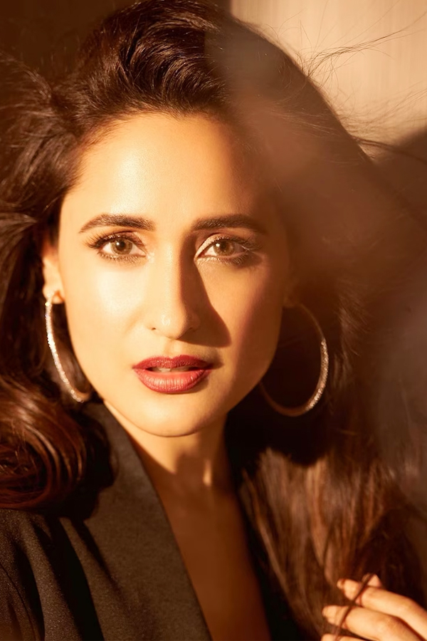 heroine-pragya-jaiswal-latest-photos.jpg 4