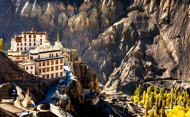 8._20Lamayuru_20in_20Ladakh.jpg 9