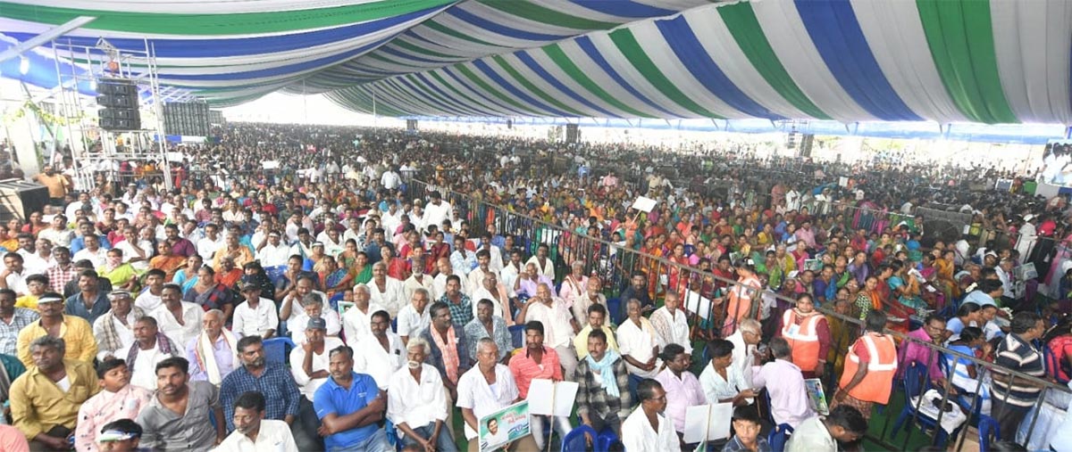 Machilipatnam_20Huge_20Crowd_20Attend_20CM_20Jagan_20public_20meeting_20Photos-2.jpg 2