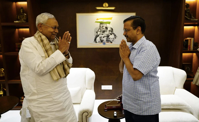 nitish_2C-kezri.jpg