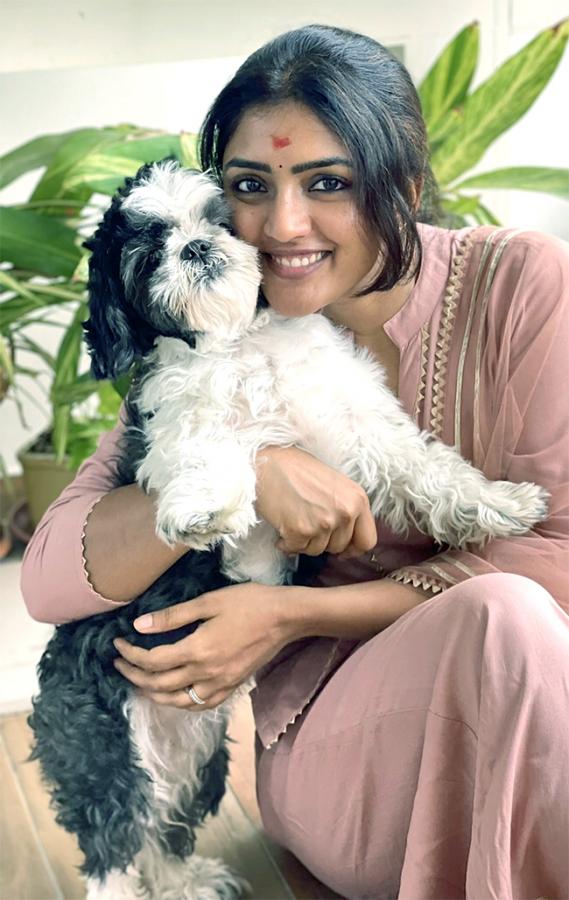 eesha_20rebba_20hot_20pics.jpg 22