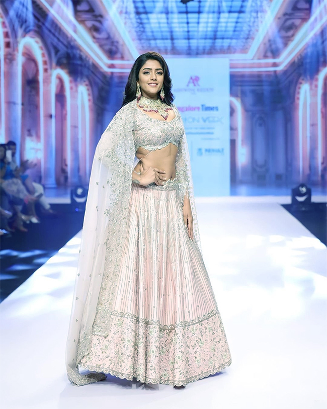 eesha_20rebha_20cute_20photos.jpg 12