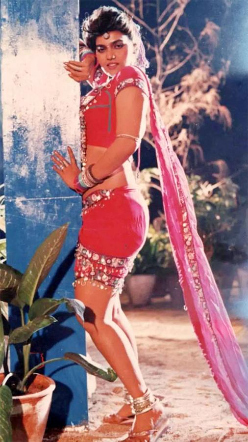 silk_20smitha_20friend_20dr_20radha_20krisgna.jpg 33