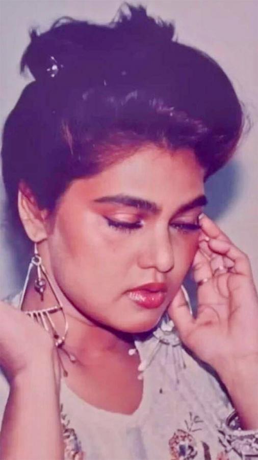 silk_20smitha_20rare_20photos.jpg 21