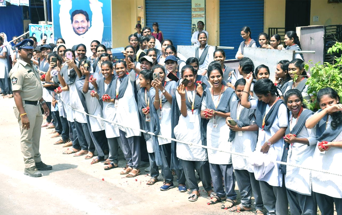 CM_20YS_20Jagan_20East_20Godavari_20Kovvur_20Tour_20Photos-17.jpg 17