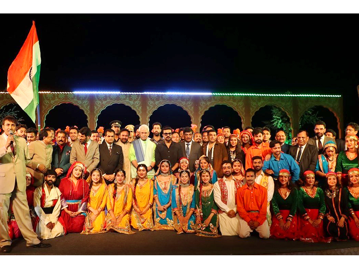 Ram_20Charan_20praises_20Kashmir_20at_20G20_20Summit_20Photos_1.jpg 2