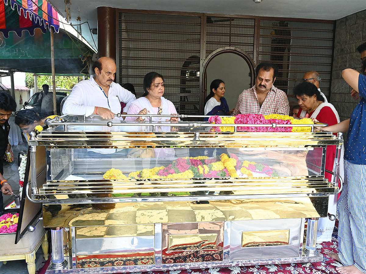 Tamil_20Film_20Celebrities_20Tributes_20To_20Actor_20Sarath_20Babu-2.jpg 2