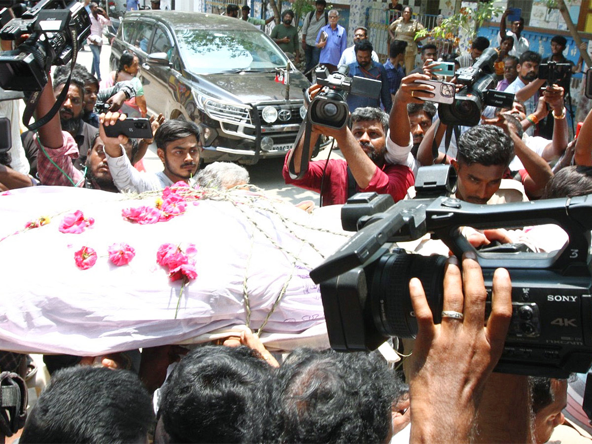 Tamil_20Film_20Celebrities_20Tributes_20To_20Actor_20Sarath_20Babu-8.jpg 8