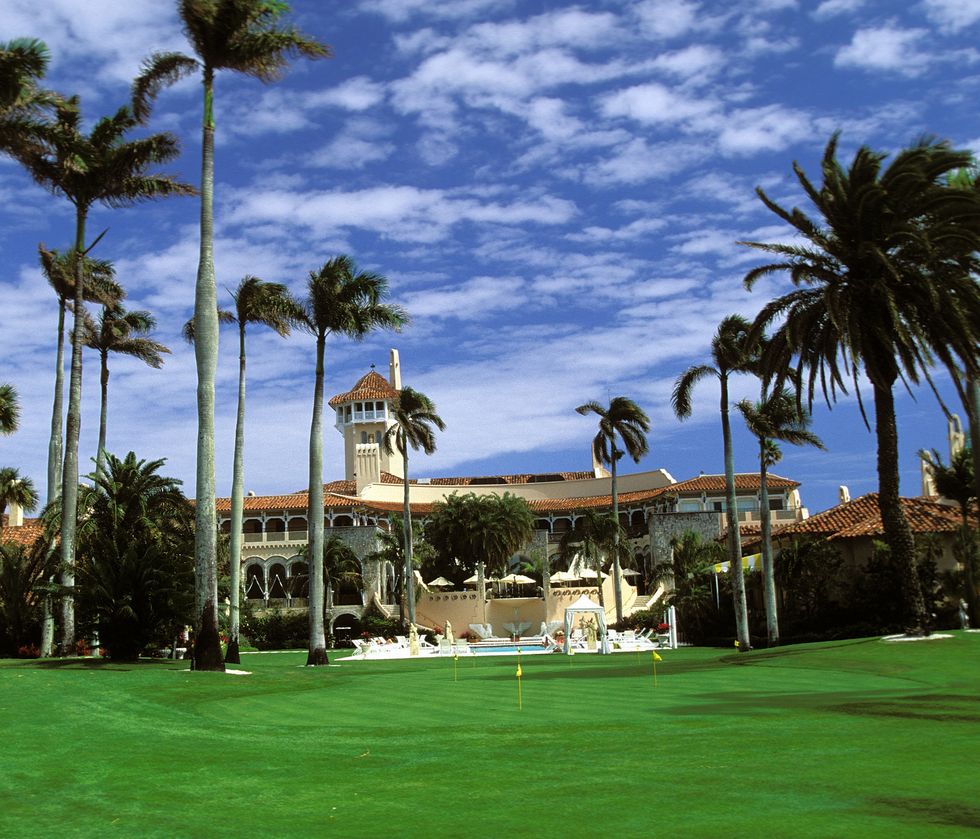 Donald_20Trump_27s_20Mar-a-Lago_20in_20Palm_20Beach.jpg 8