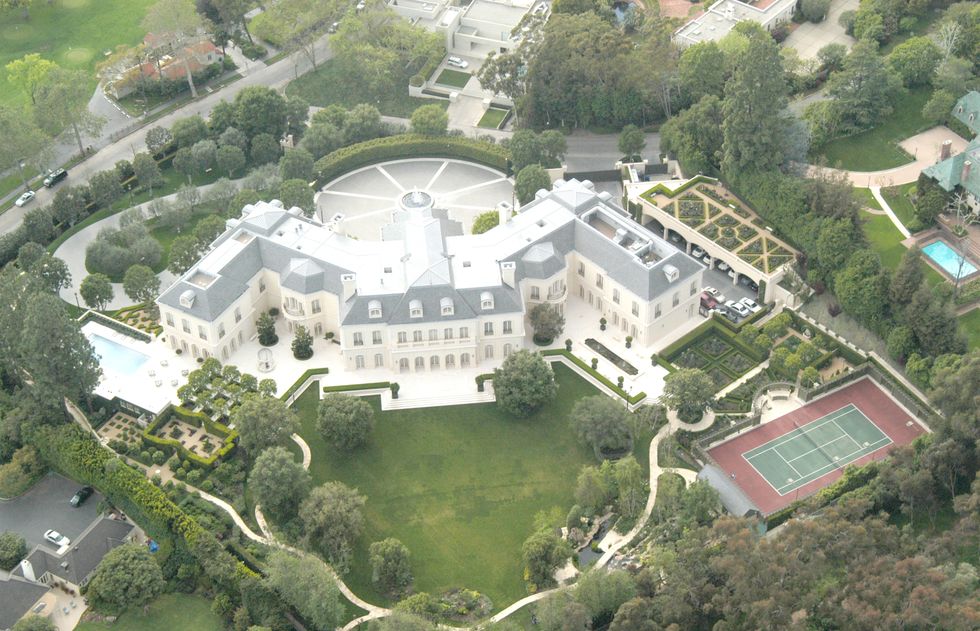 Spelling_20Manor_20in_20Holmby_20Hills.jpg 13