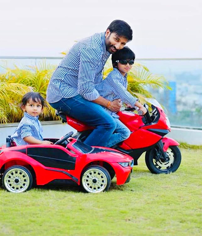 gopichand-_20family-_20images.jpg 3