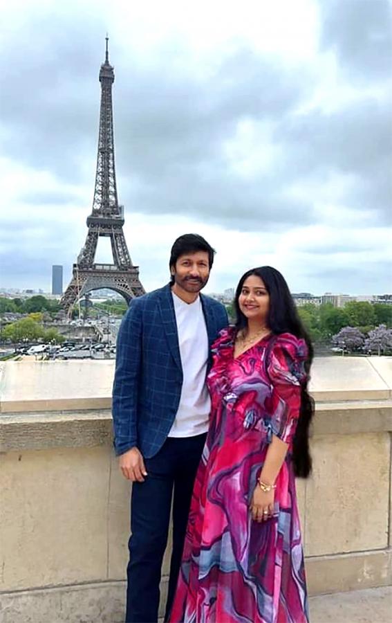 gopichand-_20wife-_20and-_20son-_20photos.jpg 8