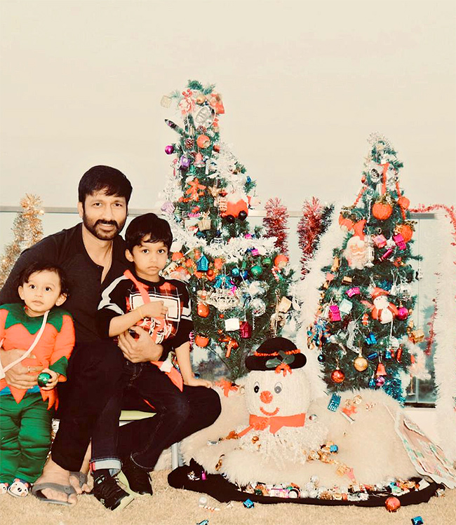 hero-_20gopichand-_20family.jpg 15