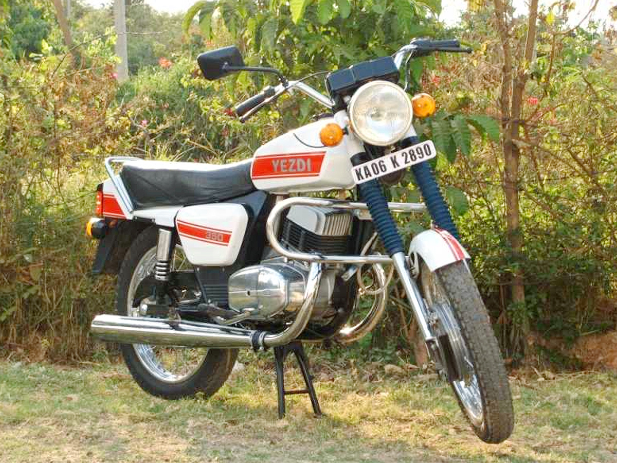 Yezdi_20350.jpg 5