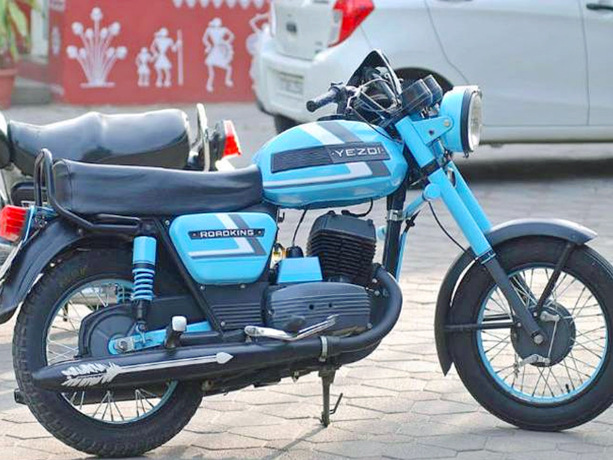Yezdi_20Roadking.jpg 11
