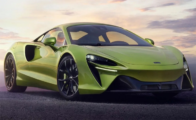 mclaren-artura-launched.jpg