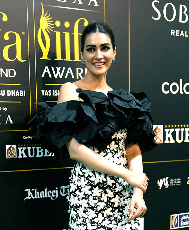Bollywood-_20Stars-_20At-_20IIFA-2023-_20Press-_20Conference-_20Photos-16.jpg 16