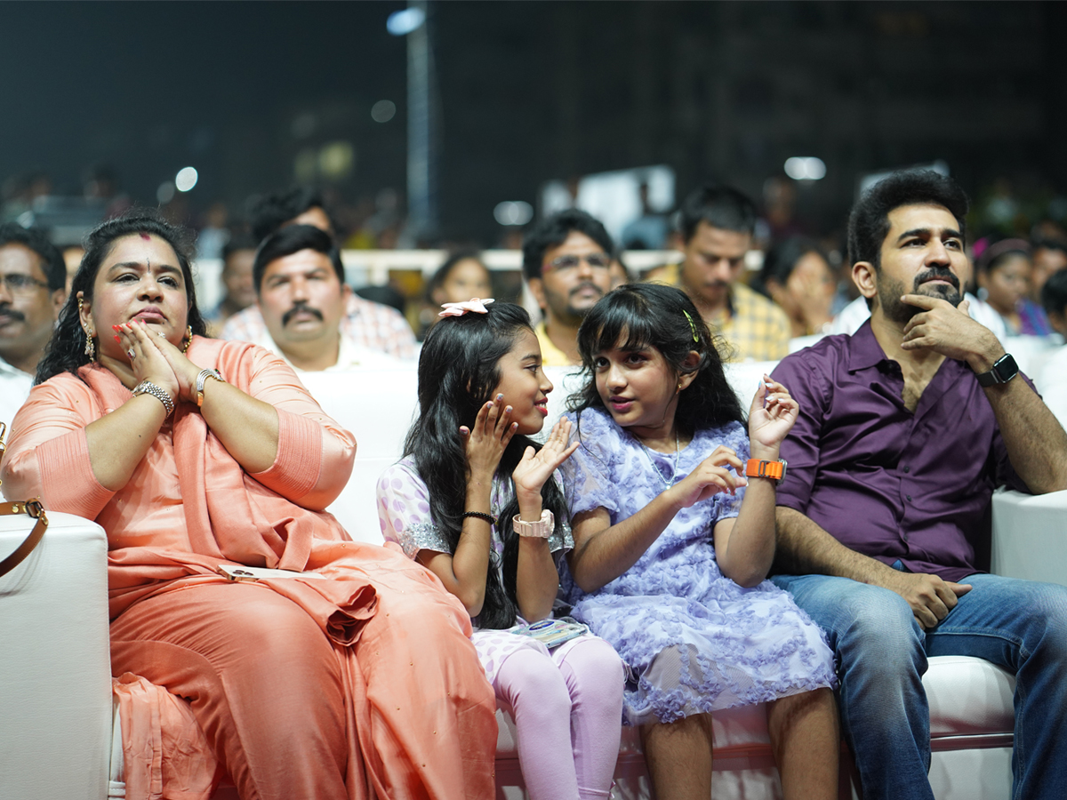 Bichagadu_202_20Movie_20Success_20Meet_20Photos-14.jpg 14