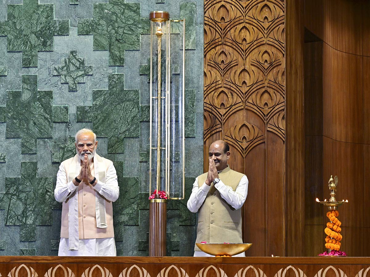 PM_20Modi_20inaugurates_20new_20Parliament_20building_20Photos_12.jpg 17