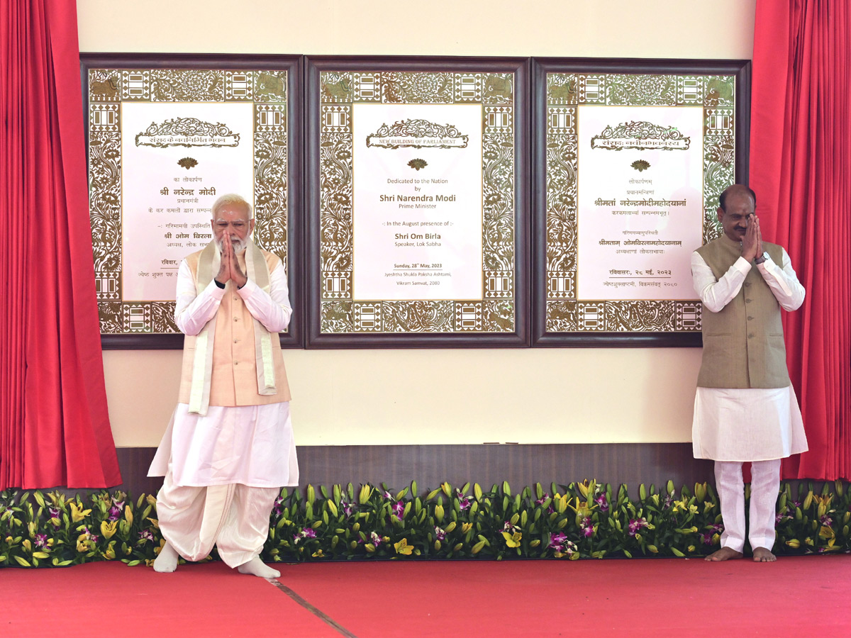 PM_20Modi_20inaugurates_20new_20Parliament_20building_20Photos_17.jpg 22