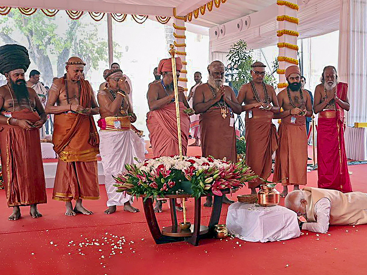 PM_20Modi_20inaugurates_20new_20Parliament_20building_20Photos_18.jpg 23