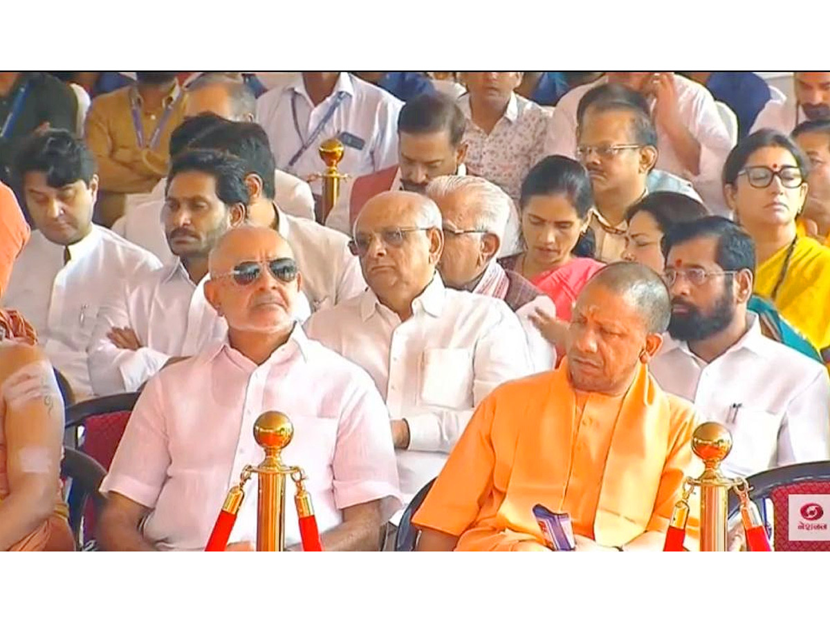 PM_20Modi_20inaugurates_20new_20Parliament_20building_20Photos_19.jpg 24