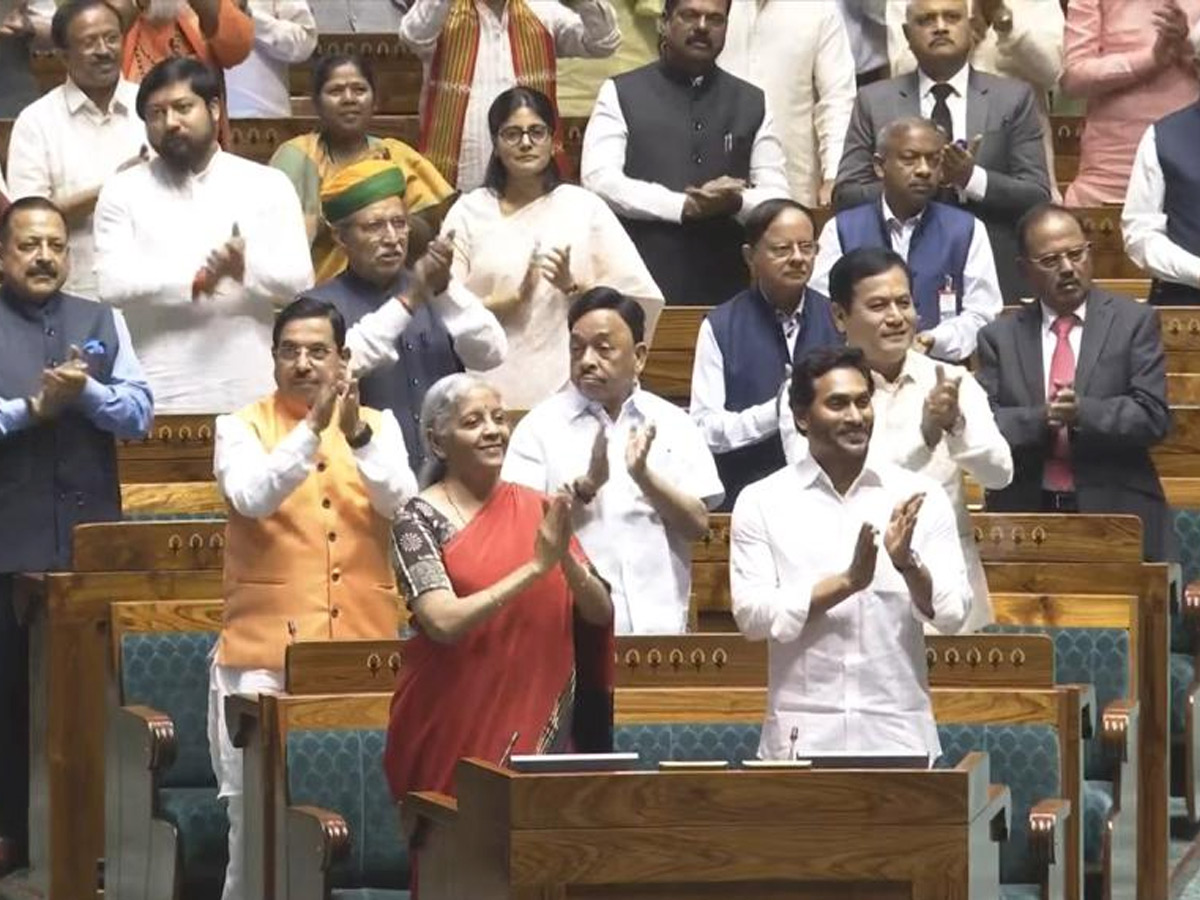 PM_20Modi_20inaugurates_20new_20Parliament_20building_20Photos_21.jpg 3