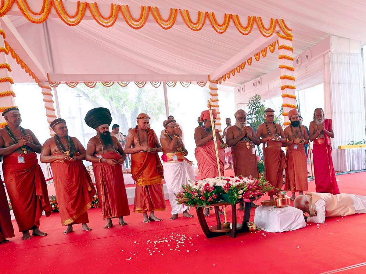 PM_20Modi_20inaugurates_20new_20Parliament_20building_20Photos_5.jpg 10