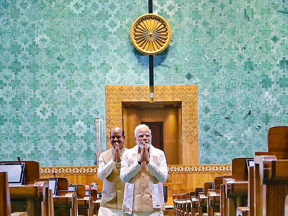 PM_20Modi_20inaugurates_20new_20Parliament_20building_20Photos_9.jpg 14