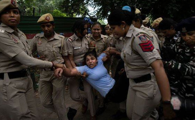 sakshi.jpg