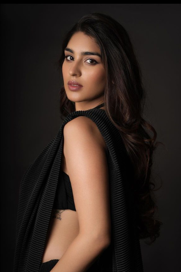 Yukti_20Thareja-02.jpg 2