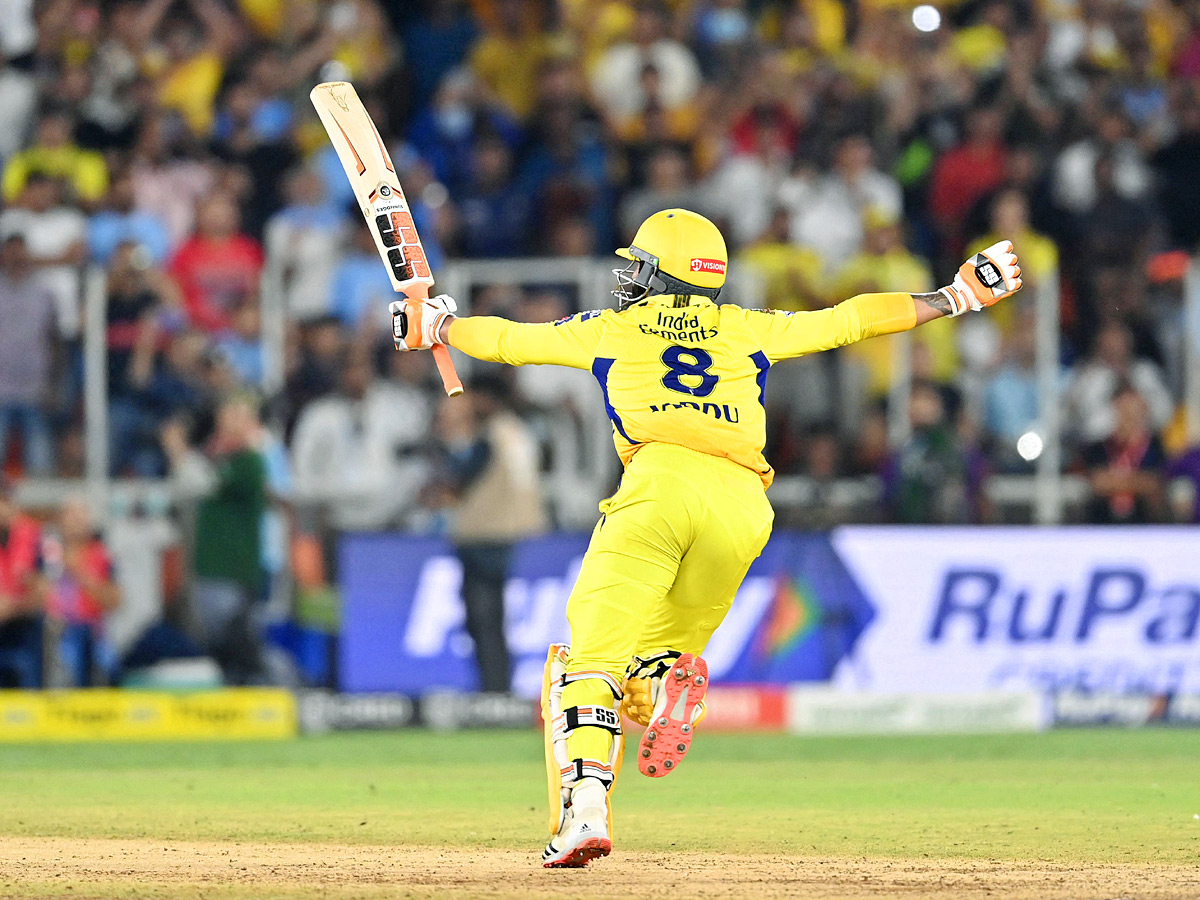 Chennai_20SUper_20Kings_20win_205th_20title_20in_20thriller_20Photos_12.jpg 13