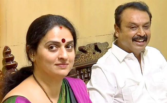 Naresh-pavithra.jpg